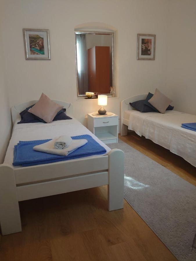 Apartments Tulipan - With Free Private Parking Garage Mostar Exterior foto