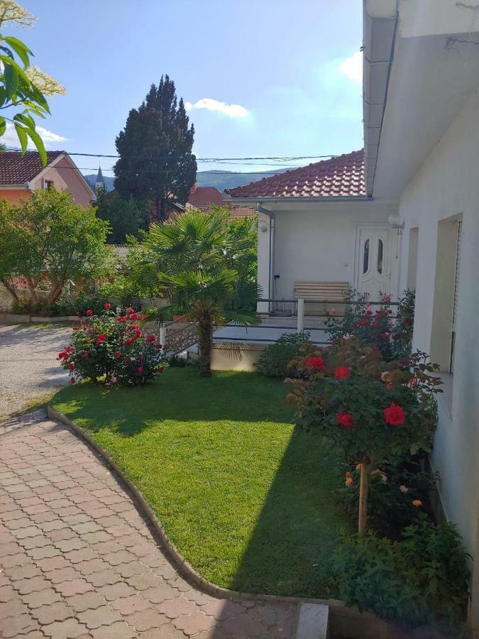 Apartments Tulipan - With Free Private Parking Garage Mostar Exterior foto